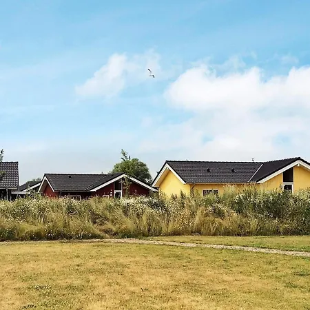 8 Person Holiday Home In Gro Enbrode *