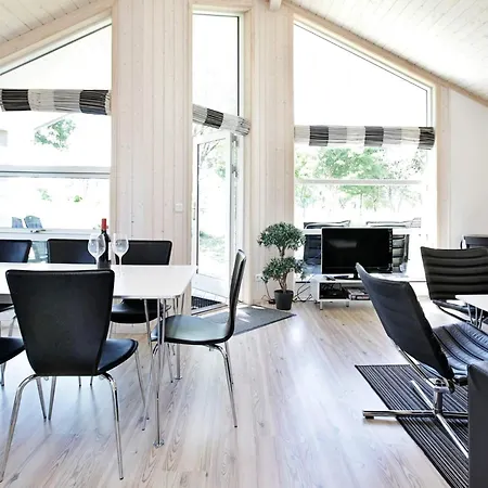 8 Person Holiday Home In Gro Enbrode Grossenbrode