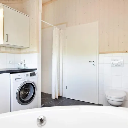 8 Person In * Großenbrode