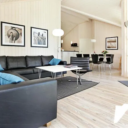 8 Person Holiday Home In Gro Enbrode